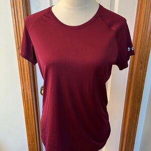 Women’s under Armour Burgundy short sleeved athletic tee size medium